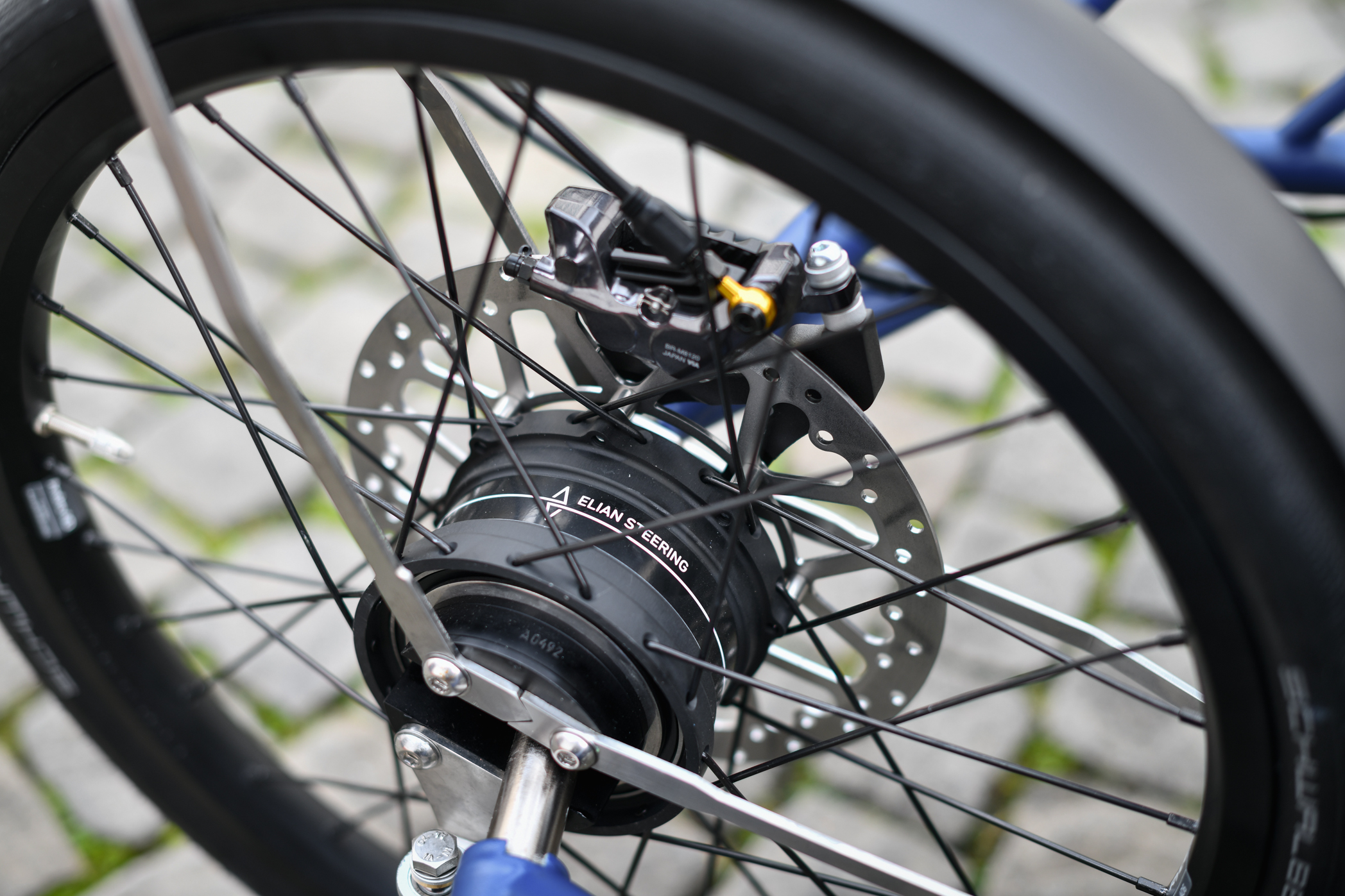 Bike Check: ein dunkelblaues OBST&GEMÜSE + Elian Cycles Ultimate eCargo 2
