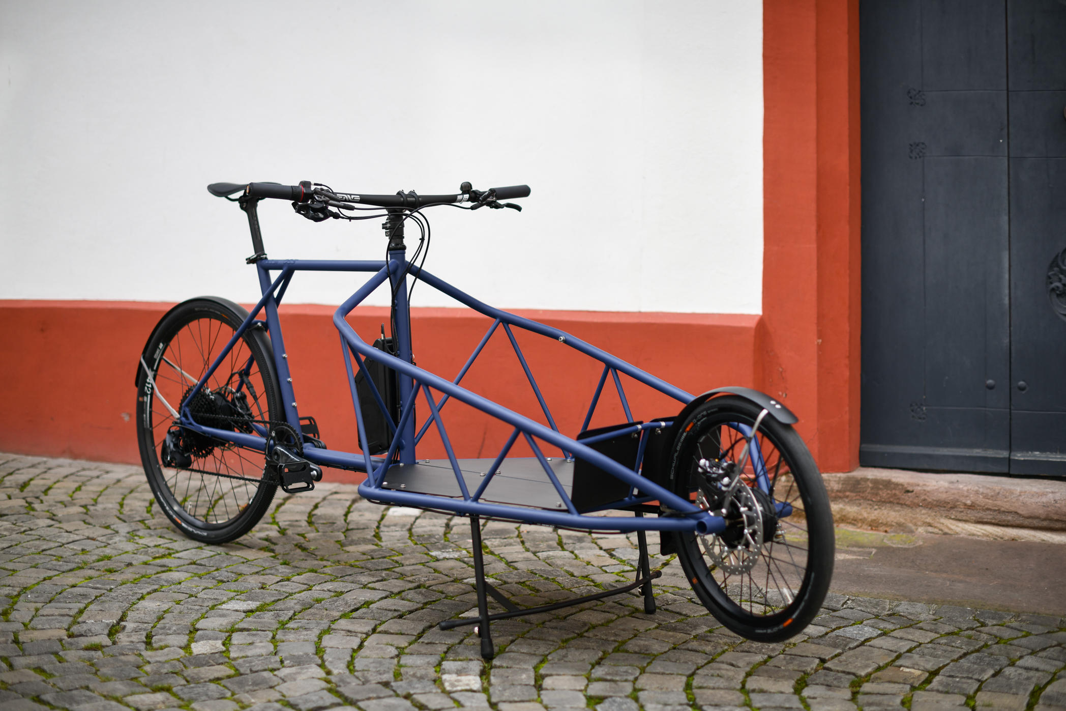 Bike Check: ein dunkelblaues OBST&GEMÜSE + Elian Cycles Ultimate eCargo 7