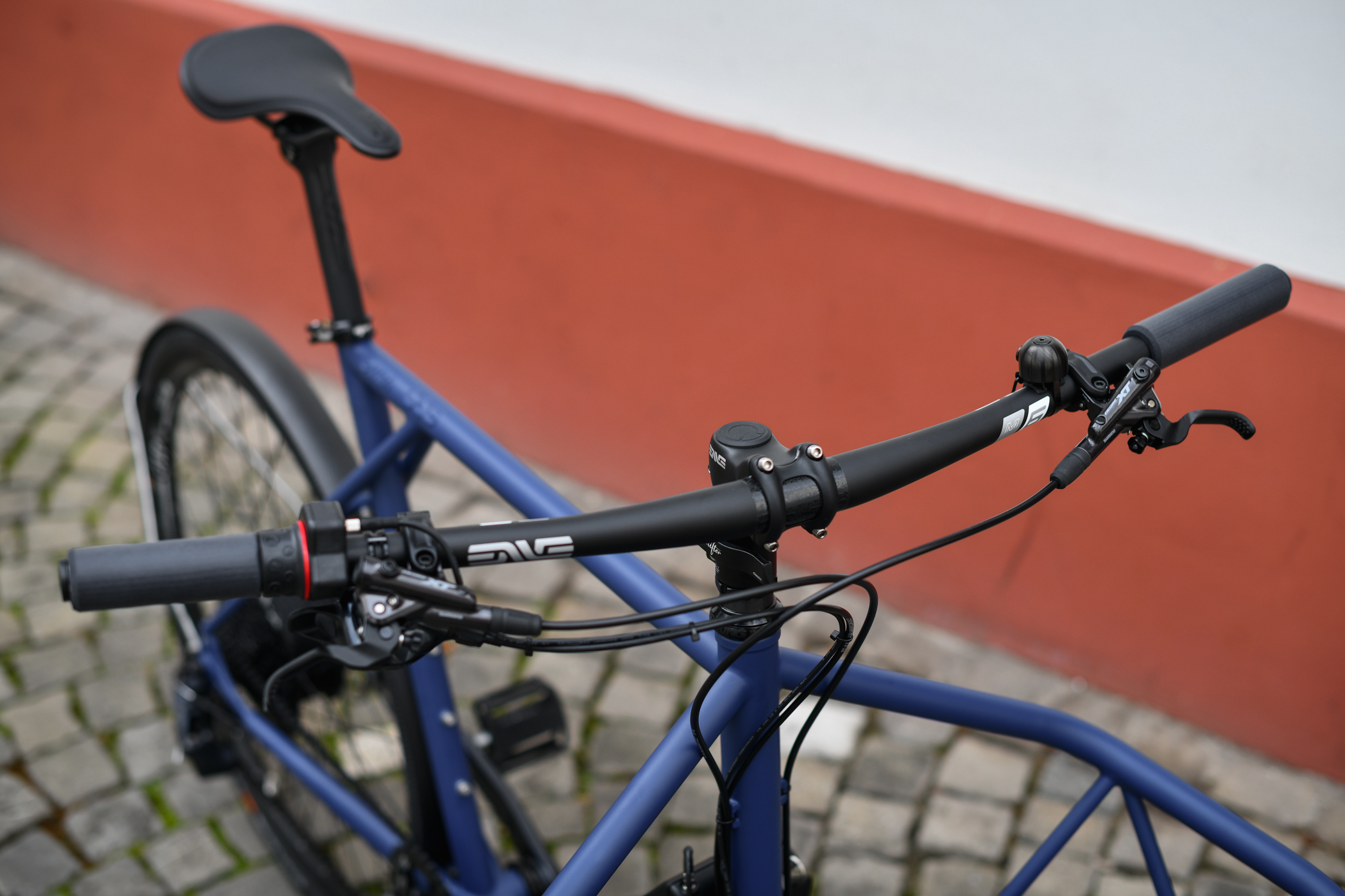 Bike Check: ein dunkelblaues OBST&GEMÜSE + Elian Cycles Ultimate eCargo 6