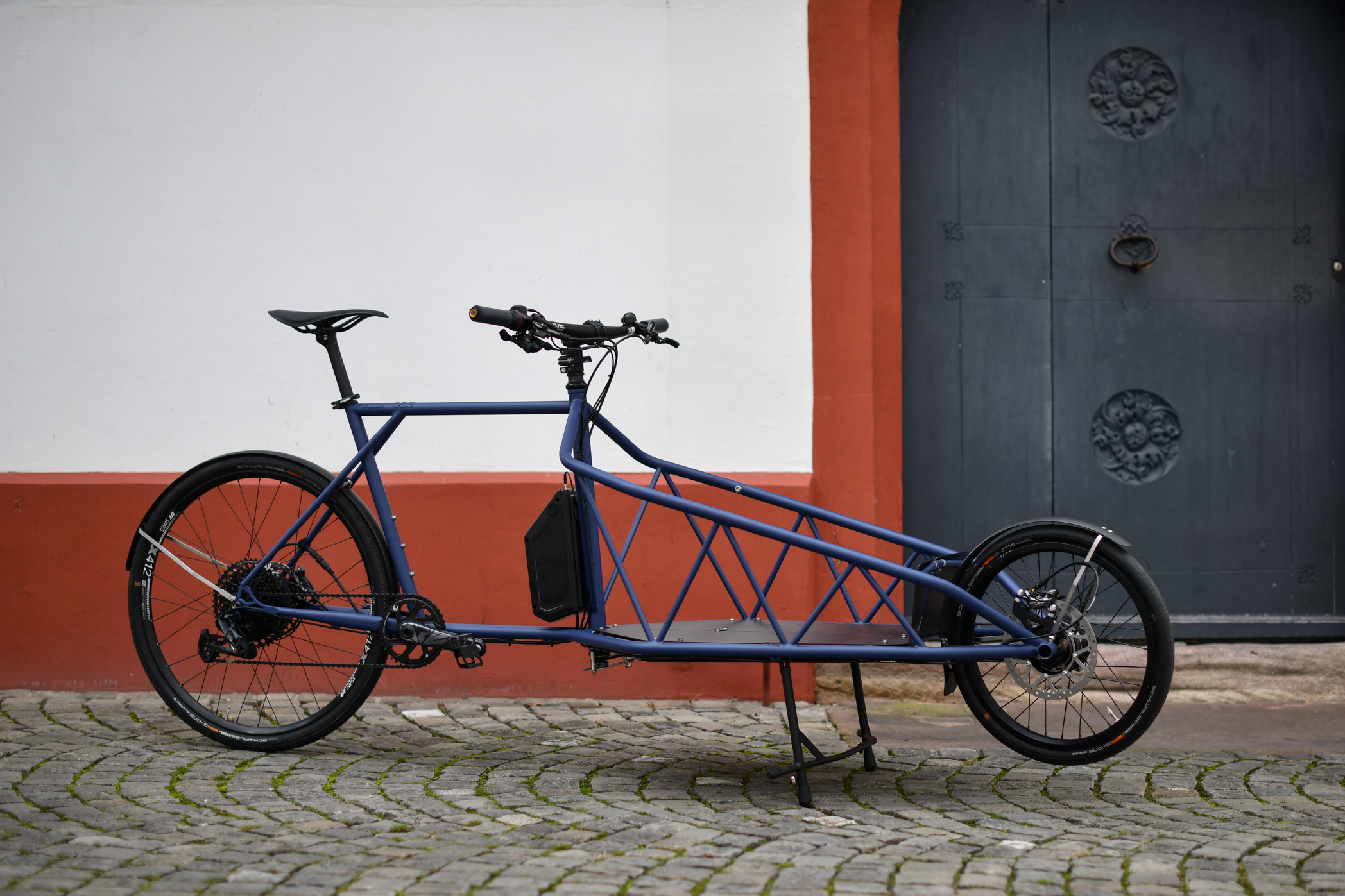 Bike Check: ein dunkelblaues OBST&GEMÜSE + Elian Cycles Ultimate eCargo 3